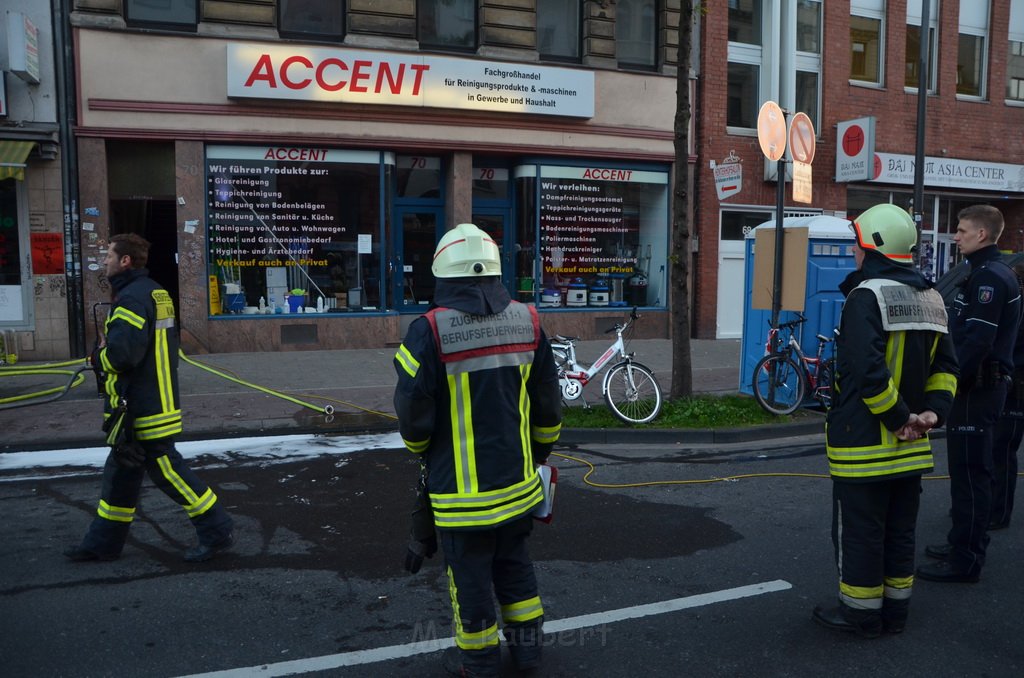 Feuer 2 Koeln Neustadt Sued Aachenerstr P46.JPG - Miklos Laubert